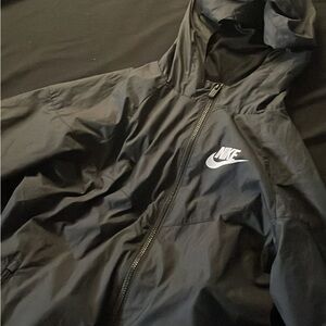 Black Nike Windbreaker Size XL youth fits like men small